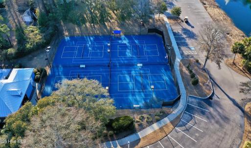 pickle ball courts