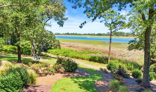 048_landfall_amenities_summer-12_619