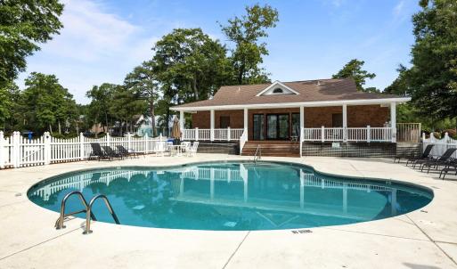 Community Club House & Pool