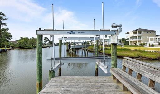 20,000 Boat Lift