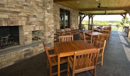 clubhouse_patio
