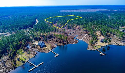 15 Paradox Point Drive, Aurora, NC 27806