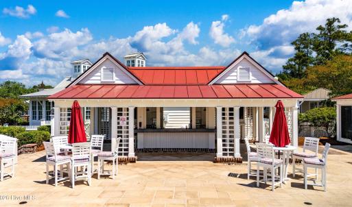 020_Poolside Bar & Outdoor dining