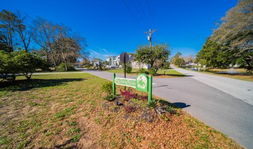KM203977