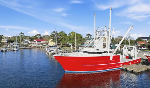 8050 Treasure Drive, Oriental, NC 28571