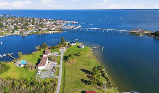 8050 Treasure Drive, Oriental, NC 28571