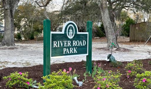 Near River Rd Park
