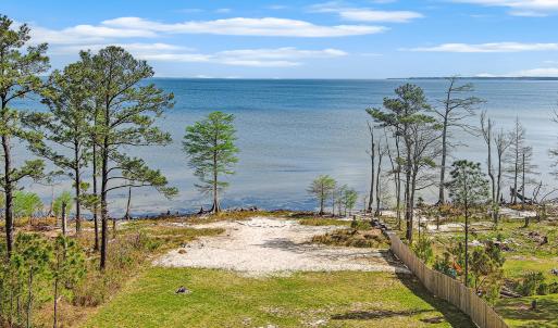 Waterfront Lot in Neuse Point East