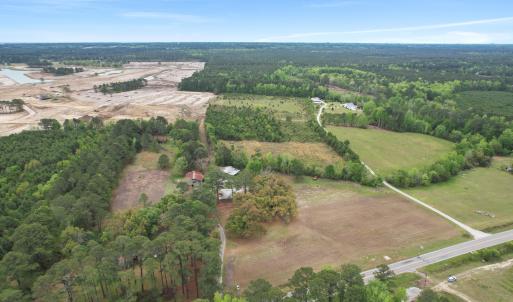 2 Outbuildings/Sheds included