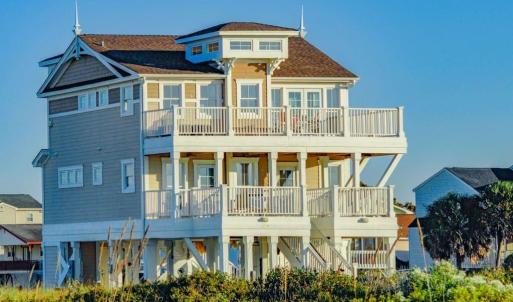 beach-club-exterior