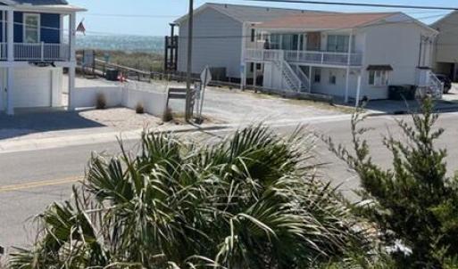 Public beach access from lot.