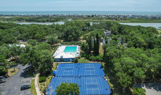 Oyster Harbour pool & tennis courts