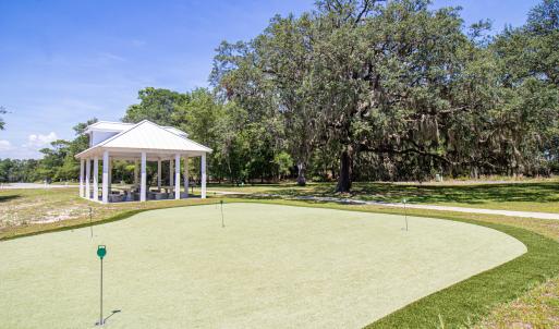 Oyster Harbour putting green & picnic
