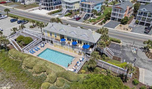 34_river house