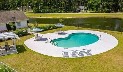 Community pool