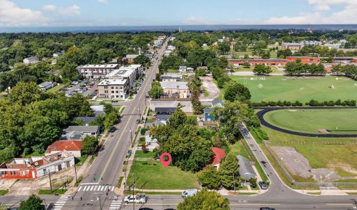 Photo #10 of 1221 Castle, Wilmington, NC 0.2 acres