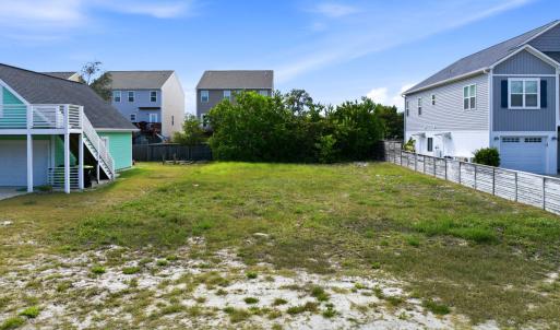 Photo #2 of 817 Kenneth, Carolina Beach, NC 0.1 acres