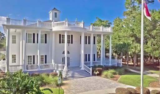 Grande Manor House
