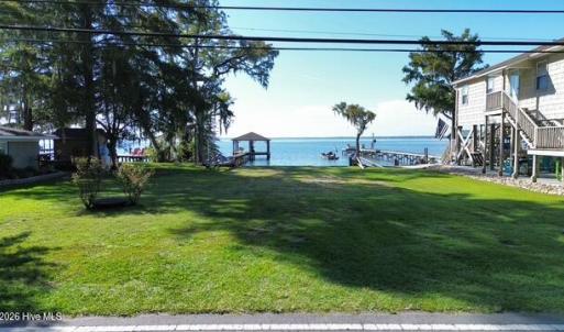 Photo #2 of 804 Canal Cove, Lake Waccamaw, NC 0.2 acres