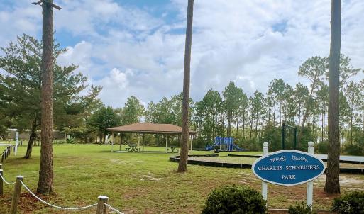 Charles Schneiders Park