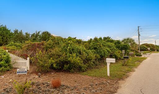 Vacant lot on Wyndtree Dr
