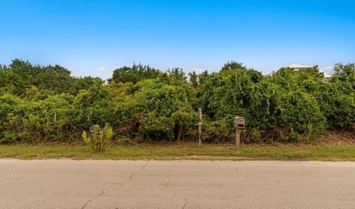Vacant lot on Wyndtree Dr