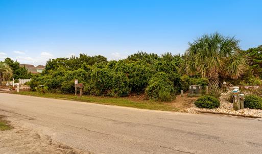 Vacant lot on Wyndtree Dr