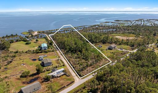 Waterfront vacant lot in Stacy