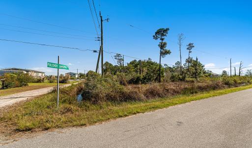 Waterfront vacant lot in Stacy