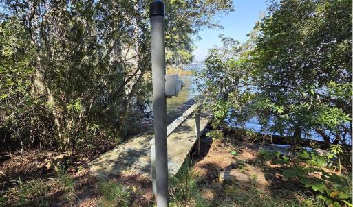 007 Light pole at Dock