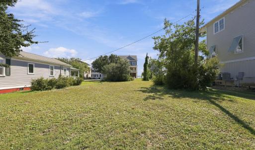 15-web-or-mls-1409 Shackleford St 013