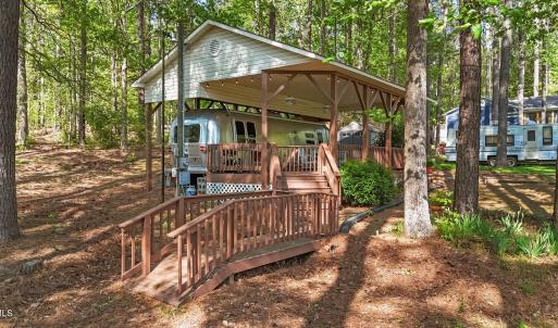 Exterior 109 Geronimo