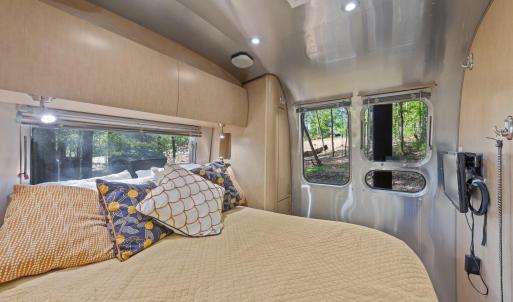 Bedroom 109 Geronimo