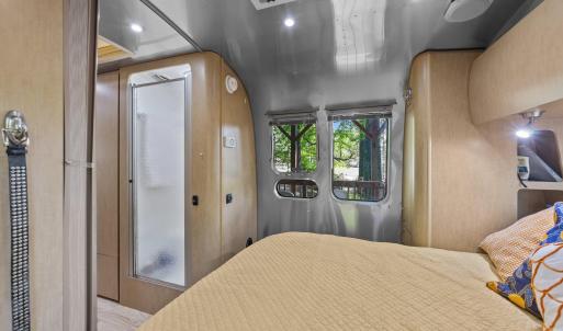 Bedroom 109 Geronimo