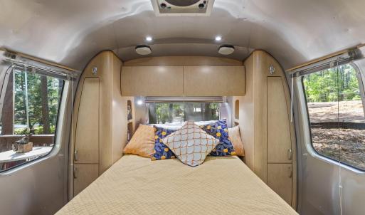 Bedroom 109 Geronimo