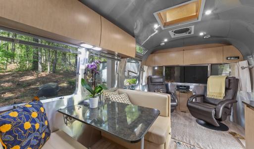 Interior 109 Geronimo