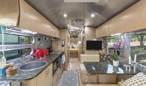 Interior 109 Geronimo