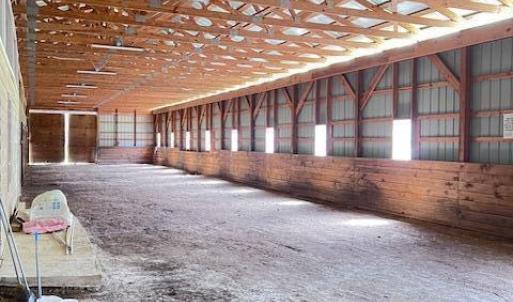 barn 1