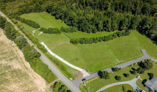 05-005-33VersaillesLn-Lot02-20250728