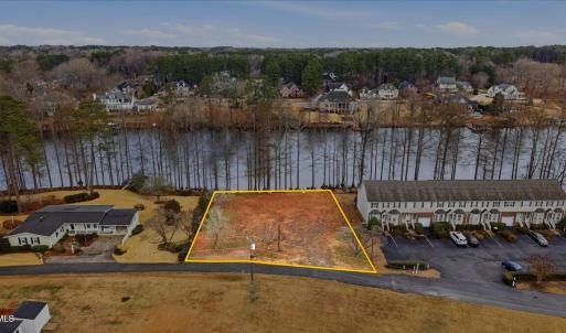 18-1100 S Lakeside Dr-18