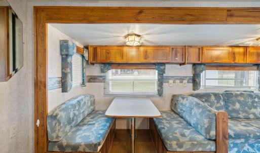 1561 Sagamore Dining Area