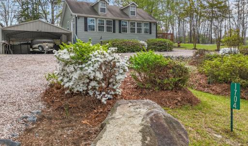 Welcome to 1704 Sagamore Drive!