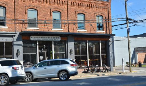 Curtsy's Cafe & Burger Bar
