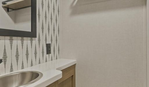 11_Bathroom1