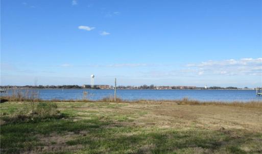 Photo #3 of 43 Hampshire Drive, Hampton, Virginia 0.9 acres