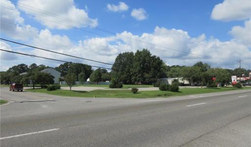 Photo #3 of 2019 George Washington Memorial Highway, Yorktown, Virginia 1.2 acres