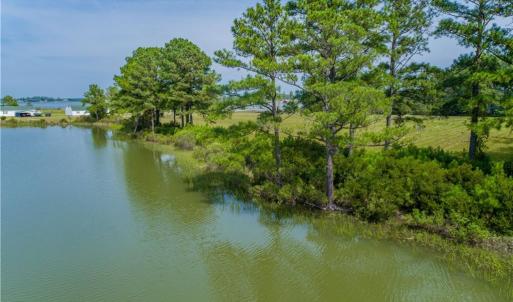 Fun and relaxation on the water’s edge