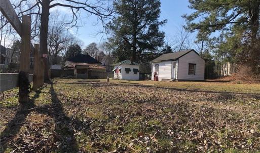 Photo #7 of 168 County Drive, Wakefield, Virginia 0.4 acres