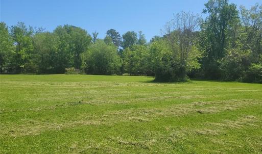 Photo #5 of 200 Hansford Lane, Seaford, Virginia 2.5 acres