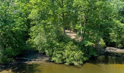 480' of water frontage on Wilton Creek